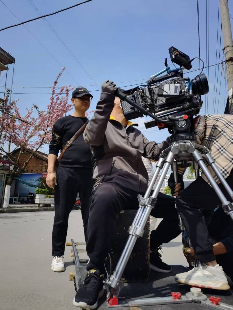 岳西县广告片拍摄：快消品牌爆款之选，网感内容适配社媒传播！