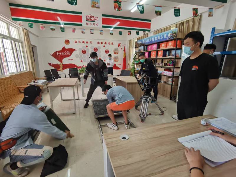 追星女孩心理学分析报告：岳西县广告片拍摄公司揭秘饭圈应援式传播逻辑